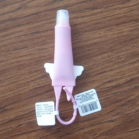 Strawberry scented Lip Gloss - Picture 7 of 7